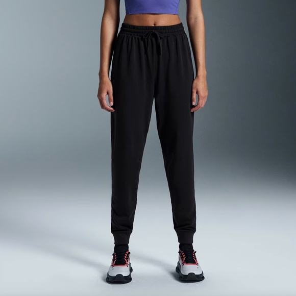 On Running Studio Joggers - Picture 1 of 5